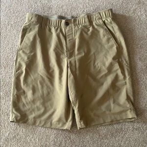 Under Armour golf shorts 36